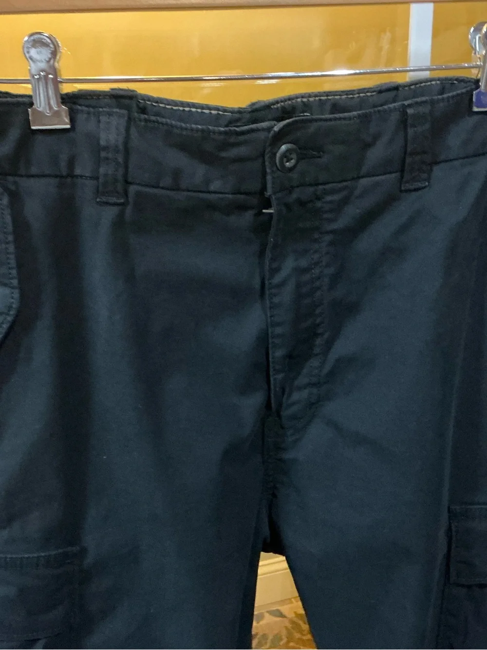 Men's Banana Republic Black Cargo Pants - Classic Utility Style 34x34